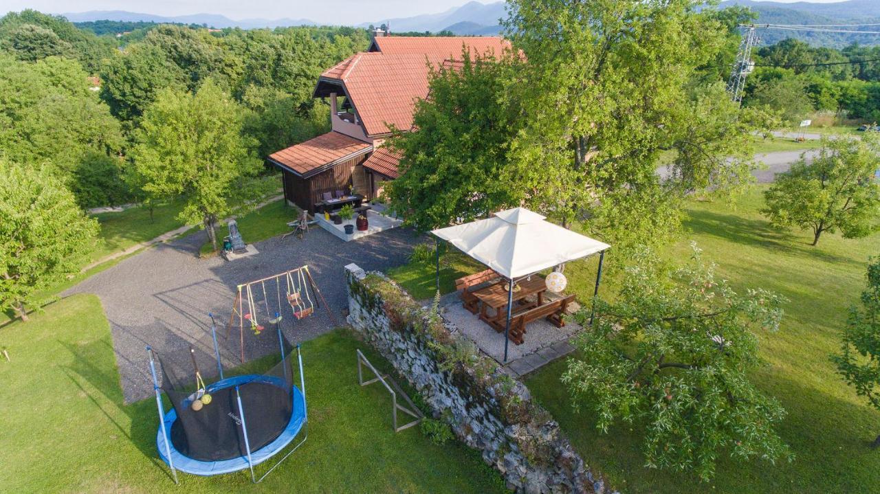 Studio Apartment Karlo Dreznik Grad Luaran gambar